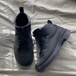 Danner Women's Pub Garden Jet Black Boots